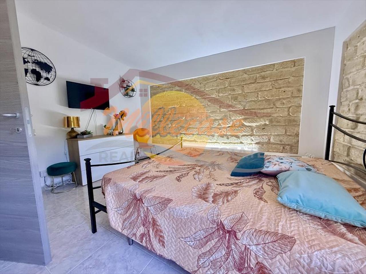 Villa con giardino in via giacomo bove, Siracusa
