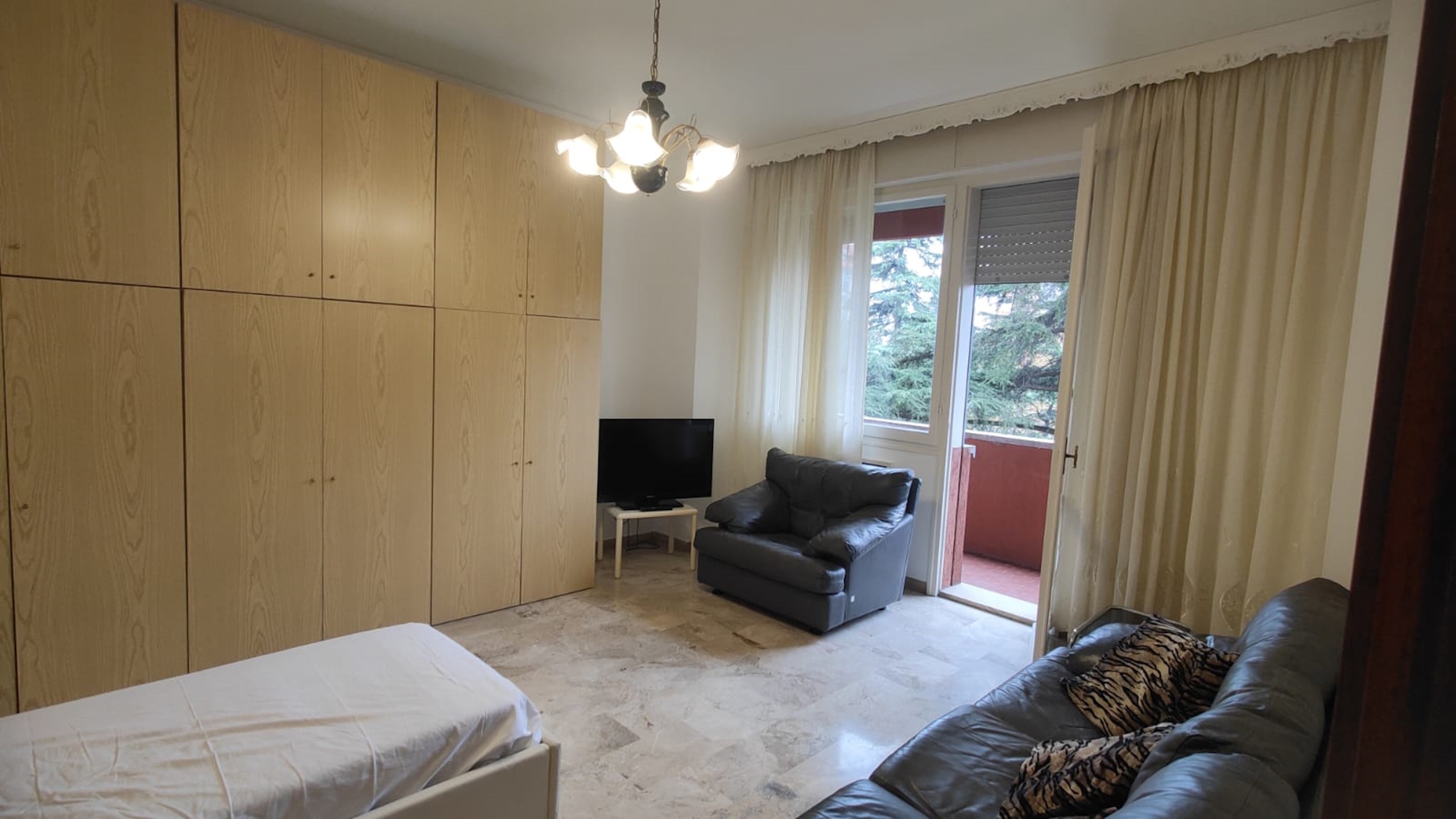 Appartamento con box in via misa 32, Bologna