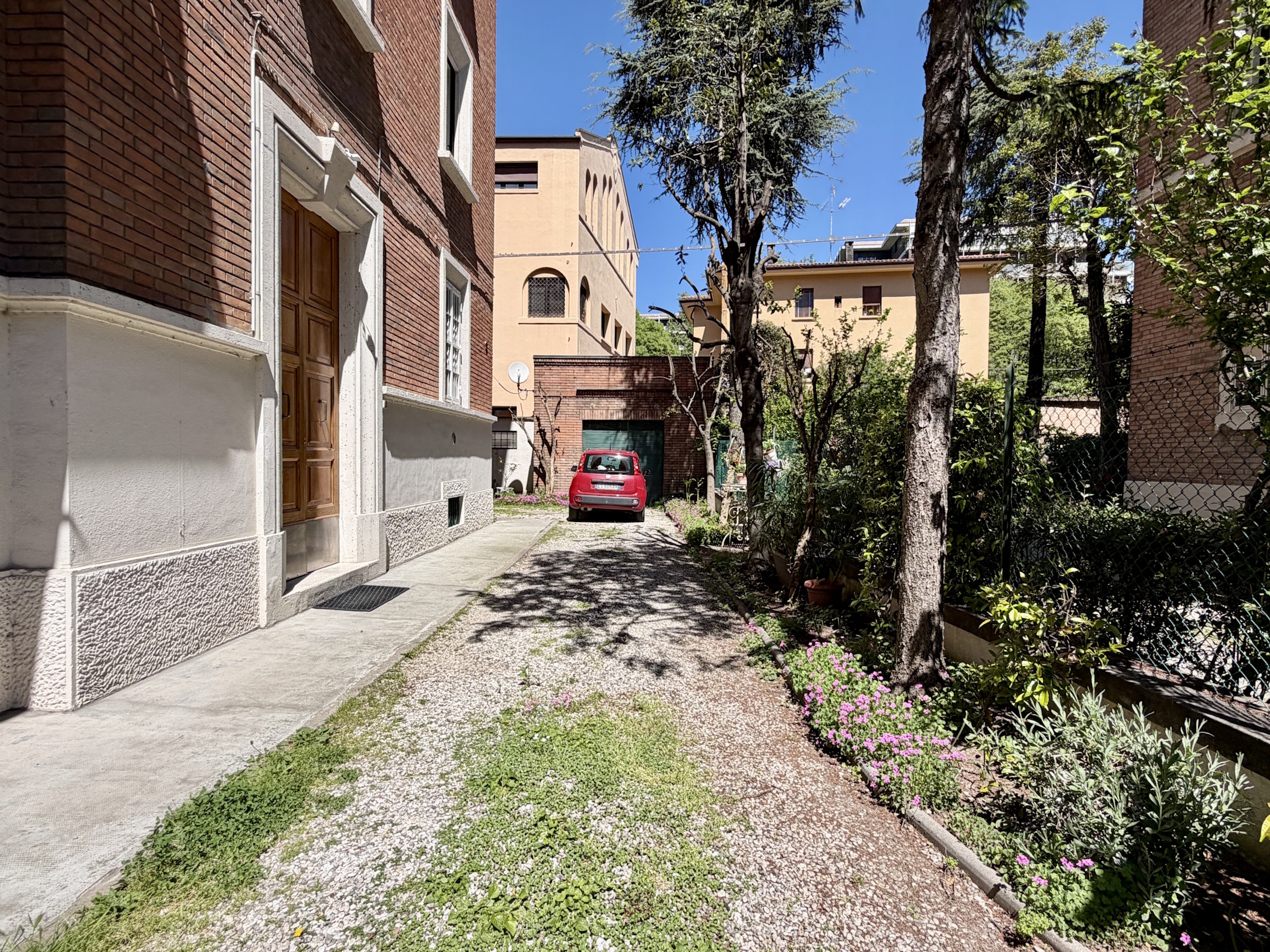 Quadrilocale con giardino in via giuseppe mazza 4, Bologna