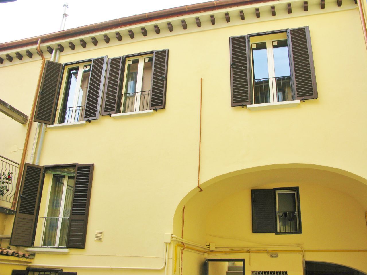 Bilocale con giardino in via castiglione 51, Bologna
