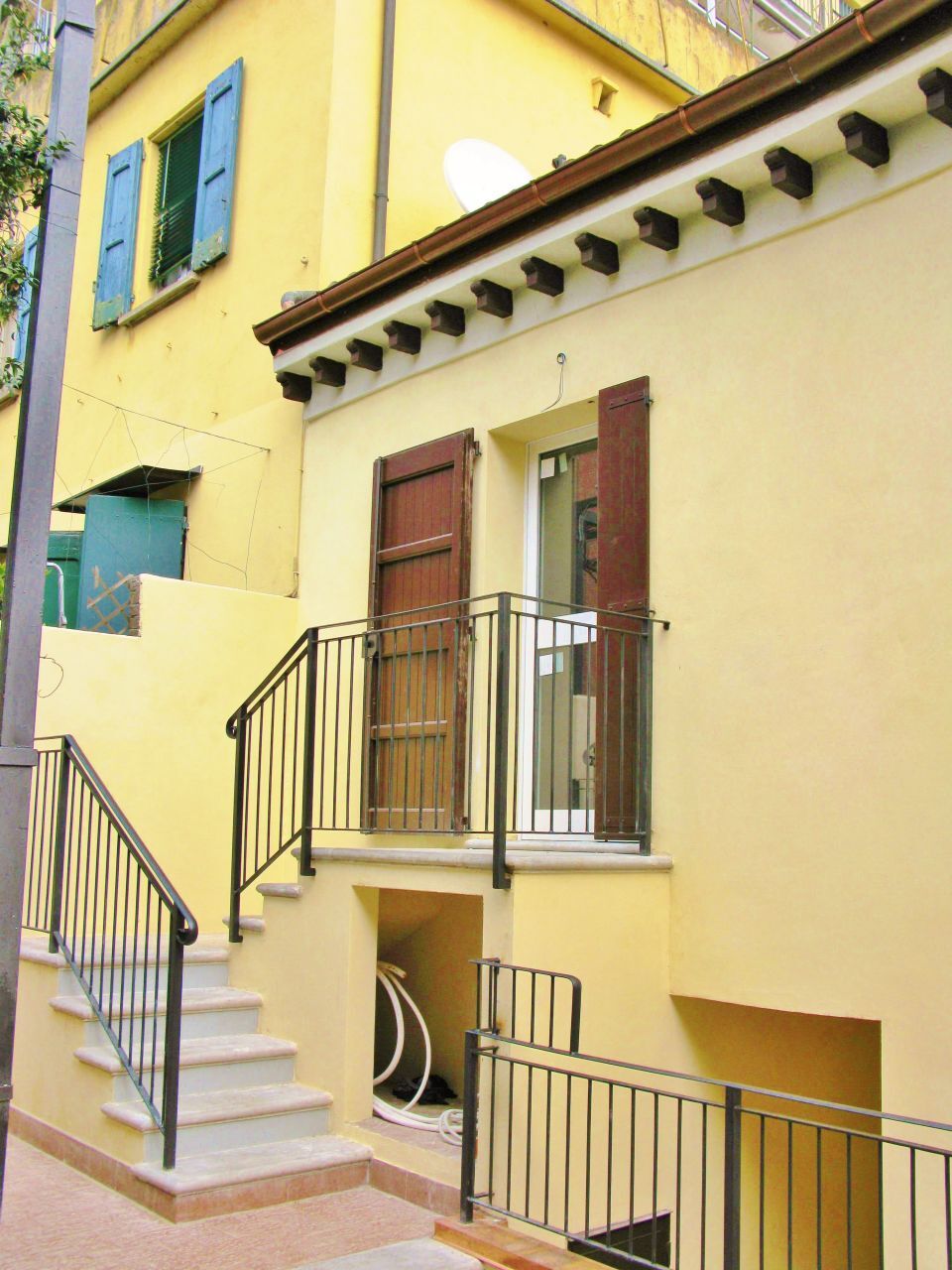Bilocale con giardino in via castiglione 51, Bologna