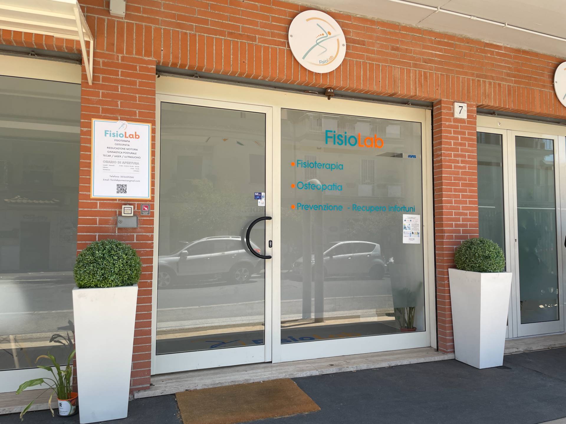 Studio/Ufficio in affitto a Pomezia, Centro