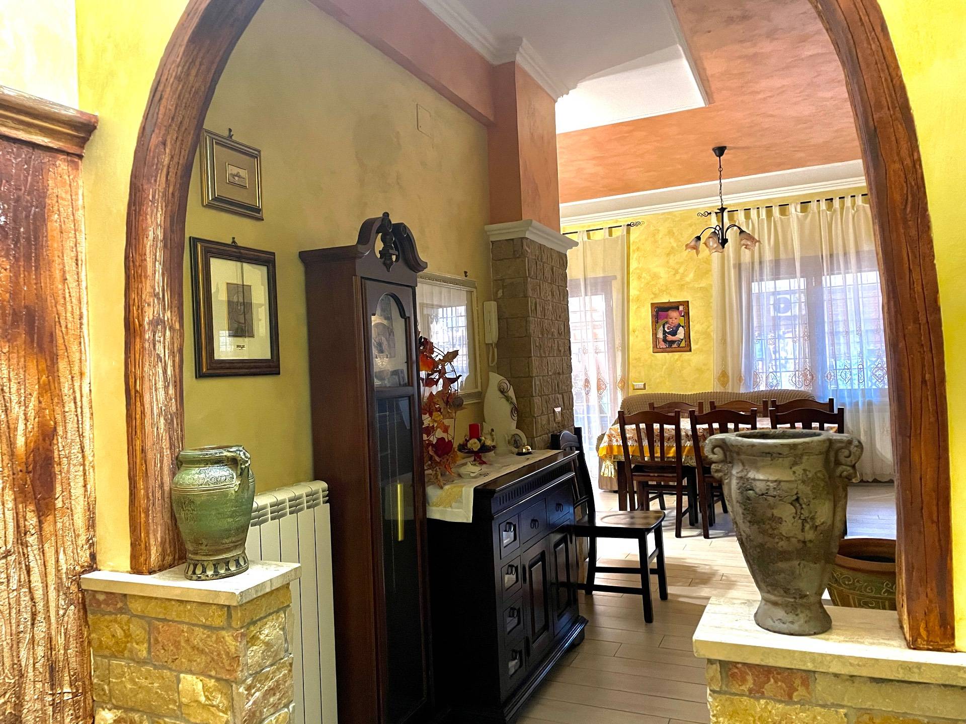 Appartamento in vendita a Pomezia, Centro