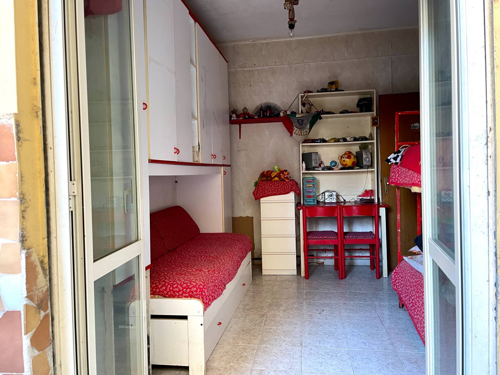 Appartamento in vendita a Pomezia, Centro