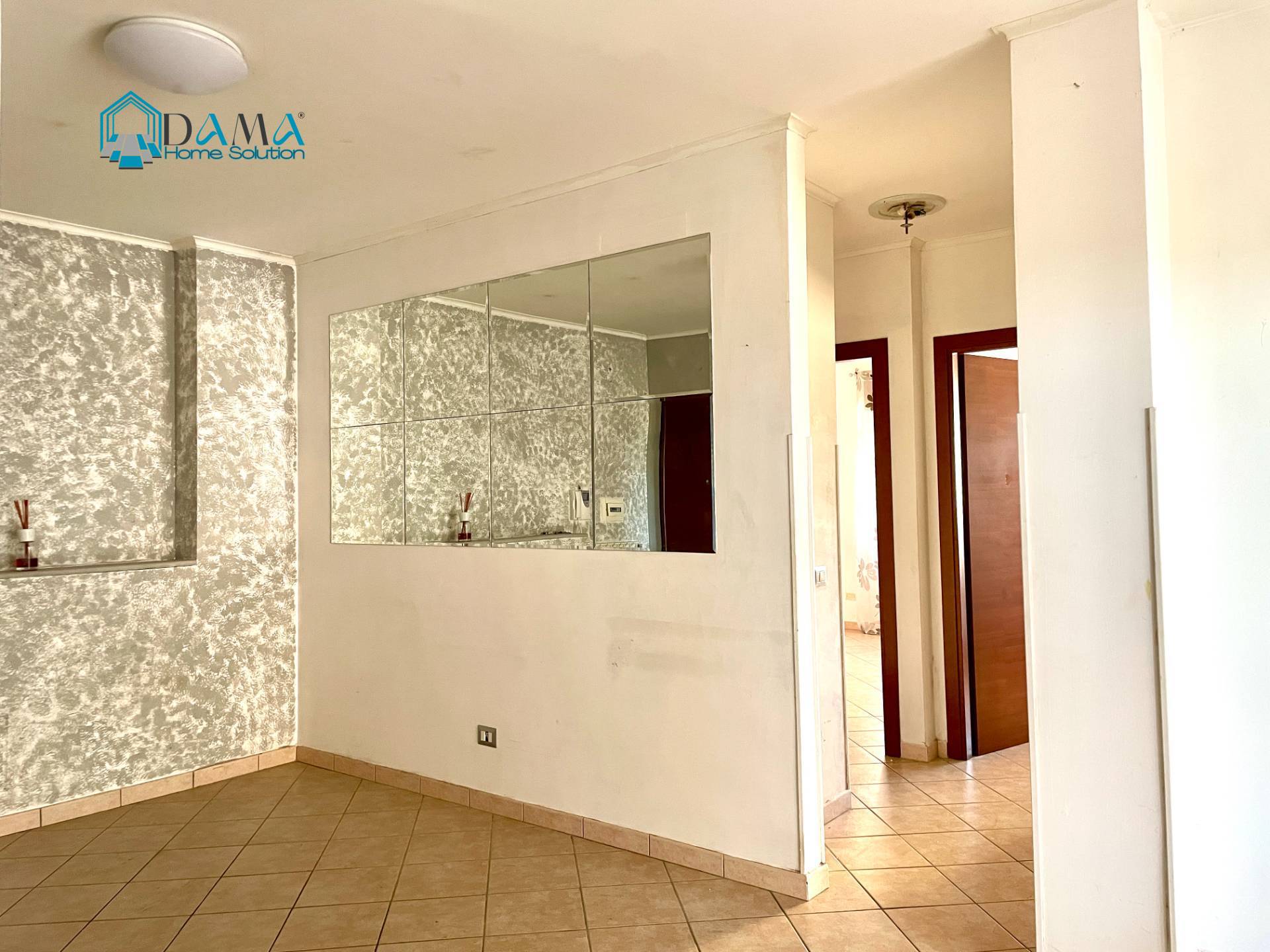 Appartamento in vendita a Pomezia, Centro