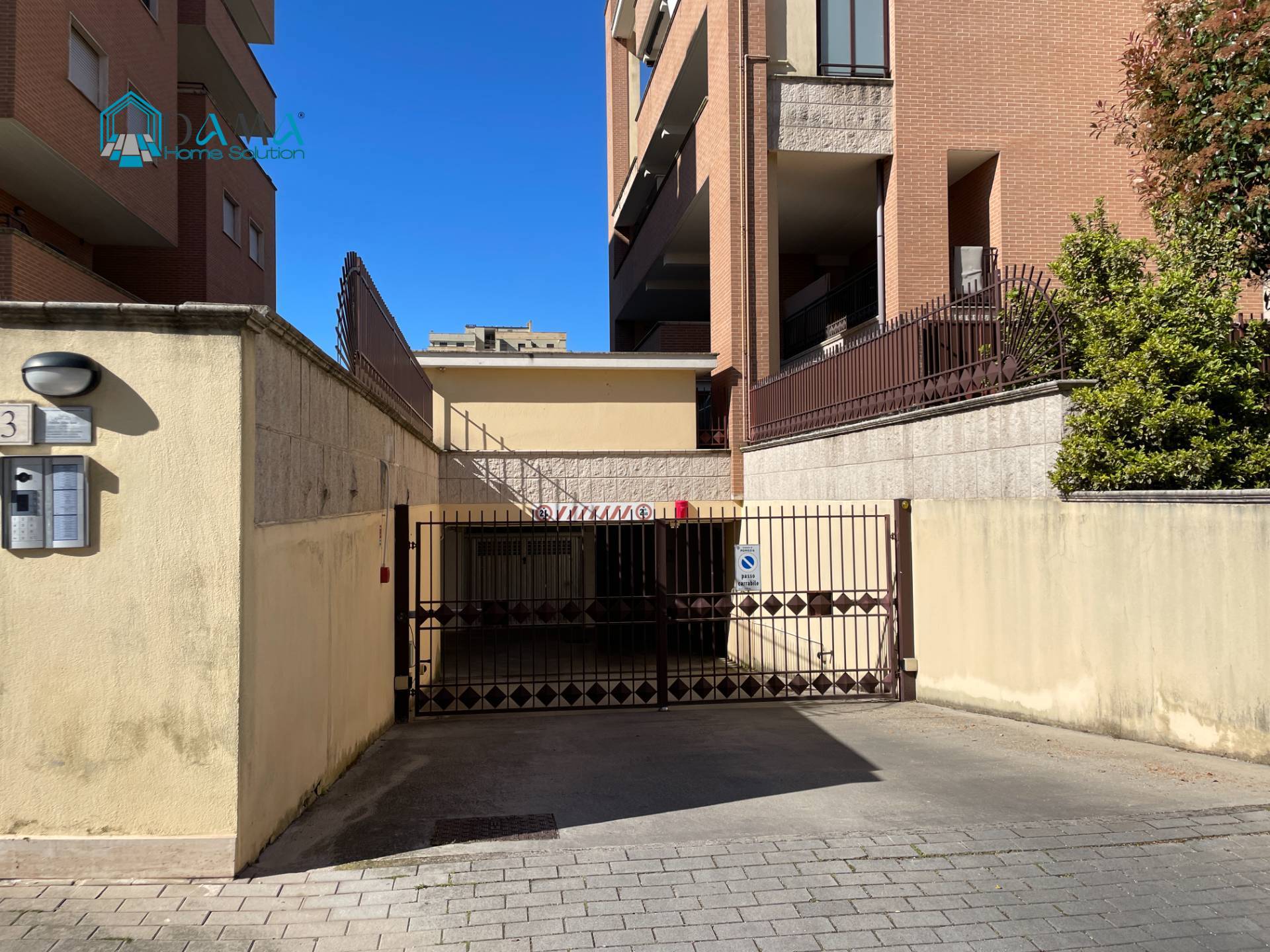 Appartamento in vendita a Pomezia, Centro