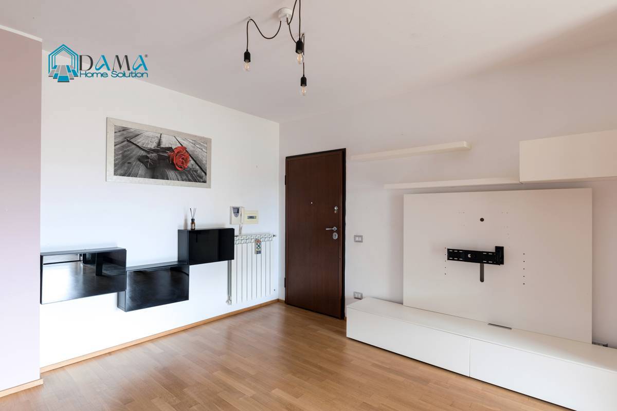 Appartamento in vendita a Pomezia, Centro