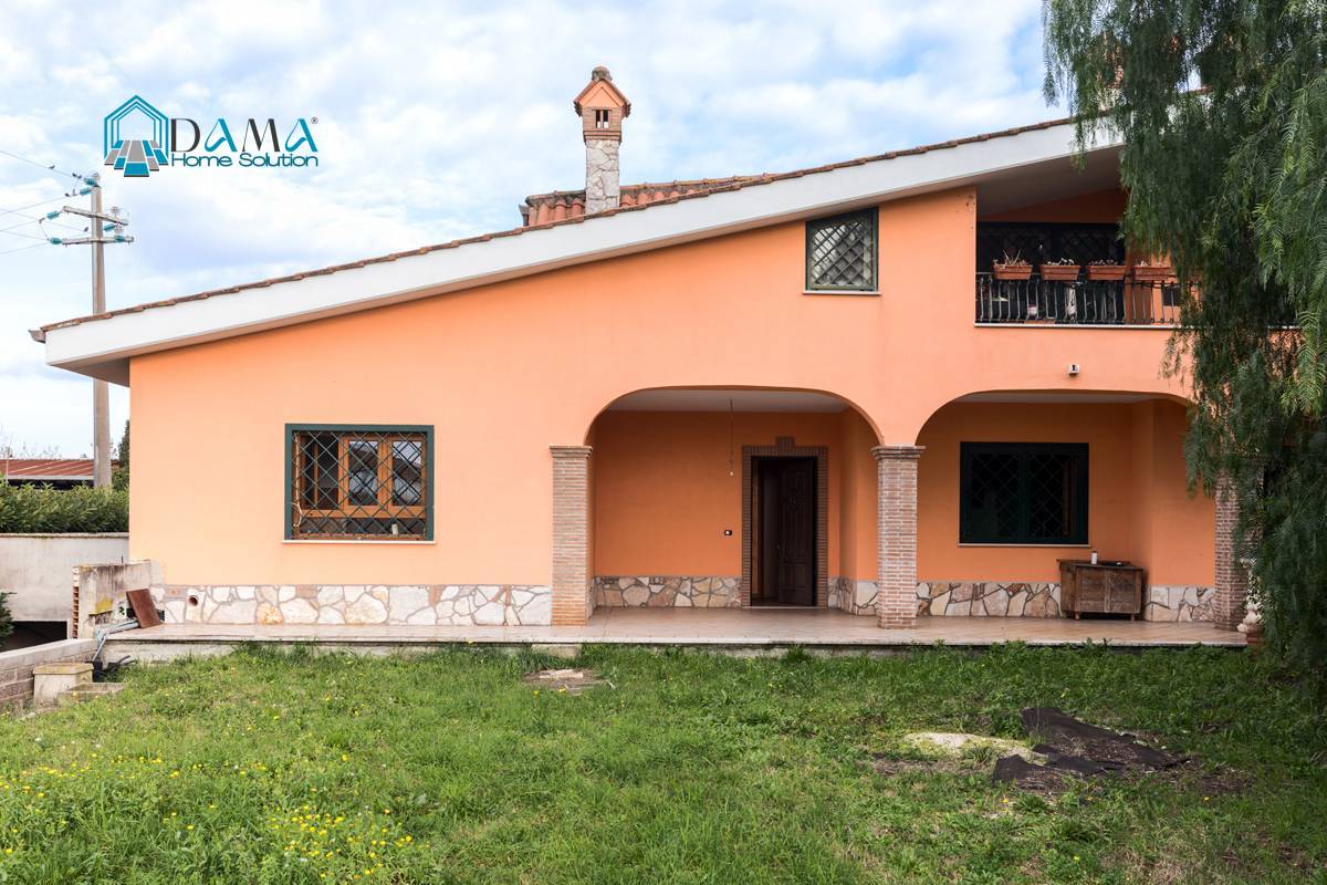 Villette a schiera in vendita a Pomezia