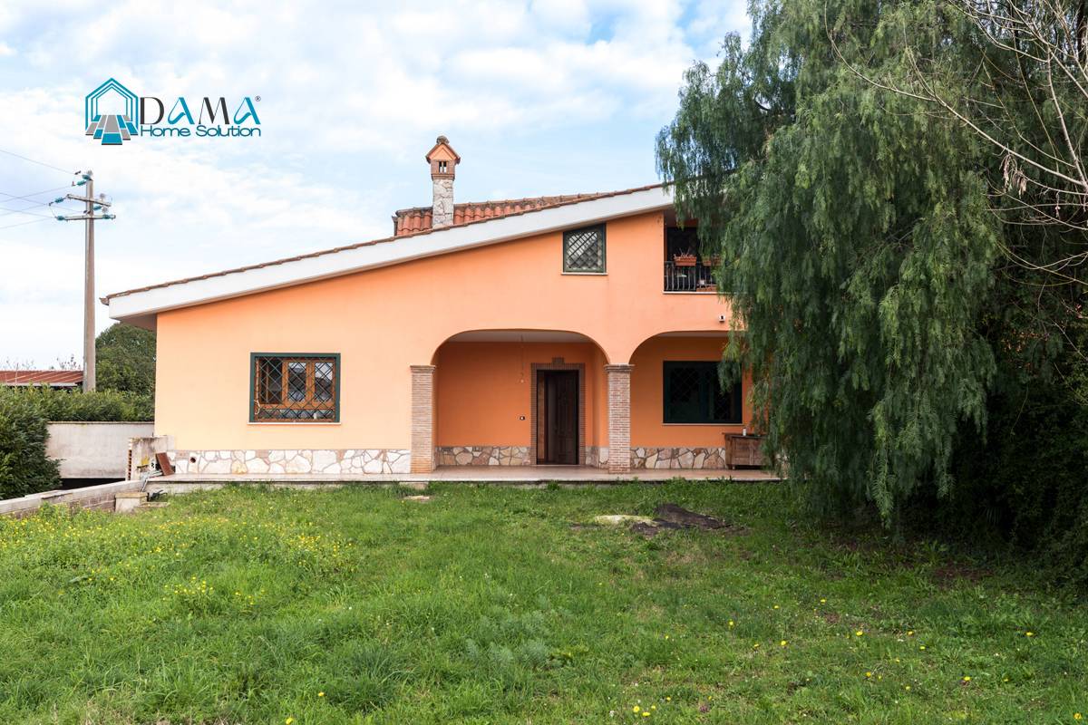 Villette a schiera in vendita a Pomezia