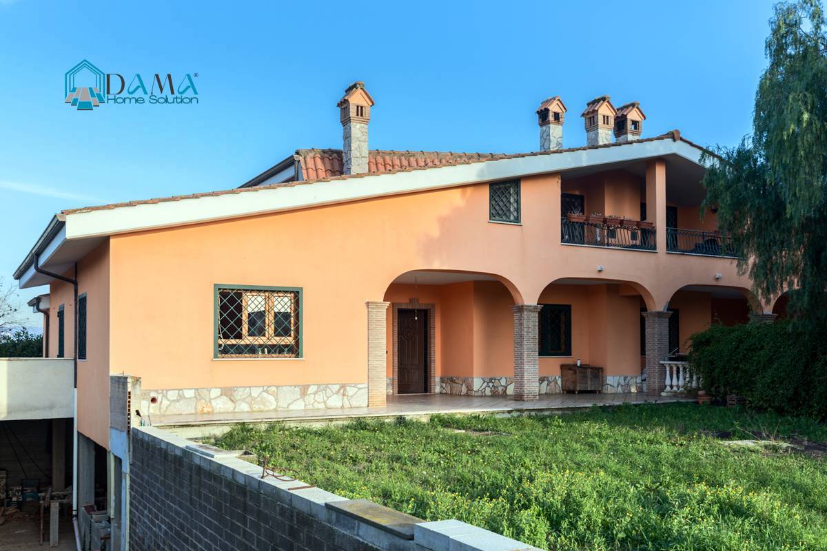 Villette a schiera in vendita a Pomezia