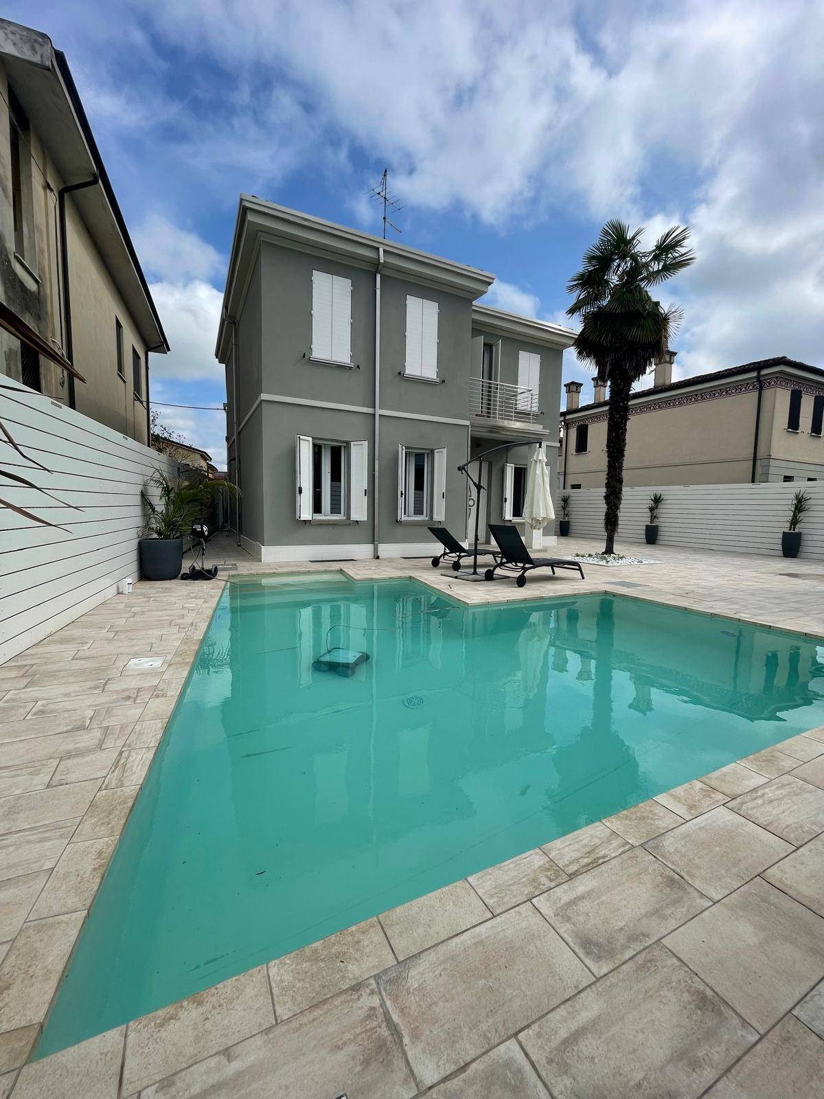 Villa in vendita a Mantova, Castelnuovo Angeli