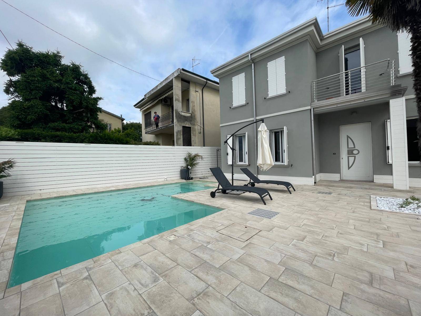 Villa in vendita a Mantova, Castelnuovo Angeli