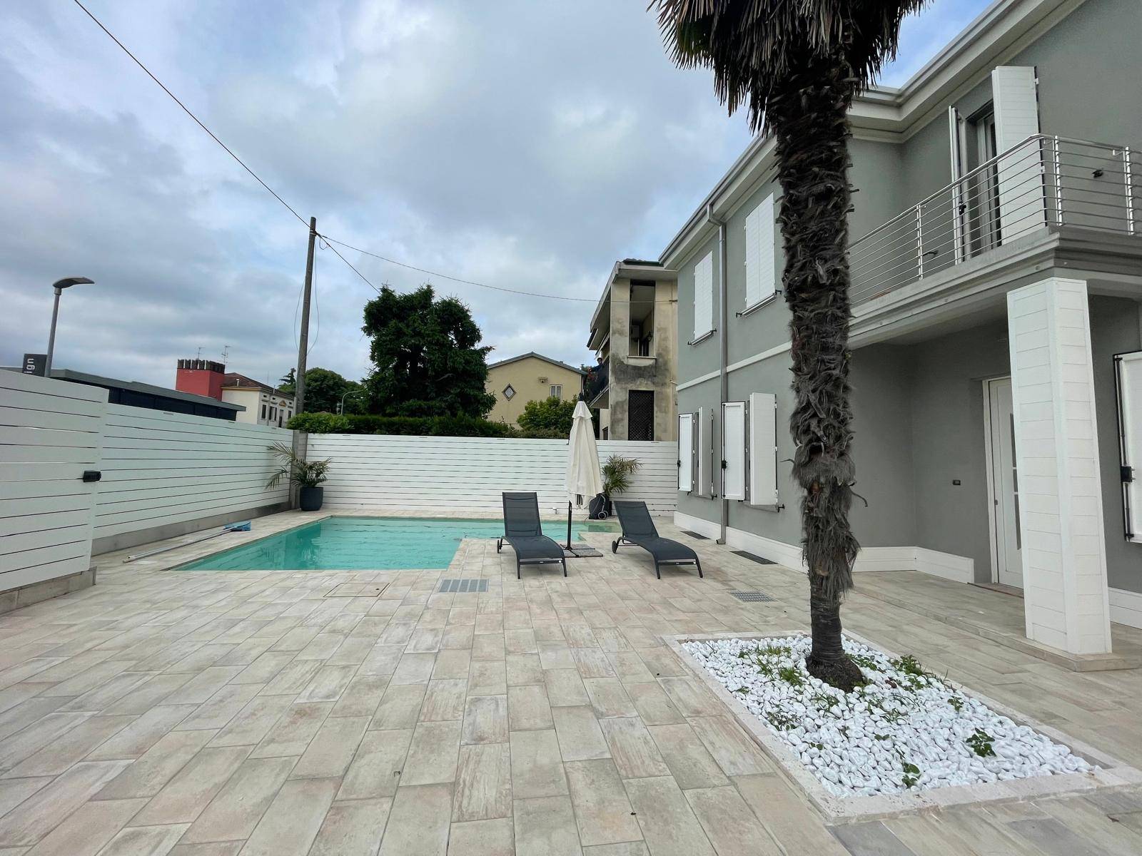 Villa in vendita a Mantova, Castelnuovo Angeli