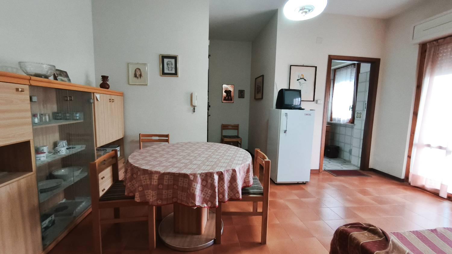 Trilocale con box a Silvi