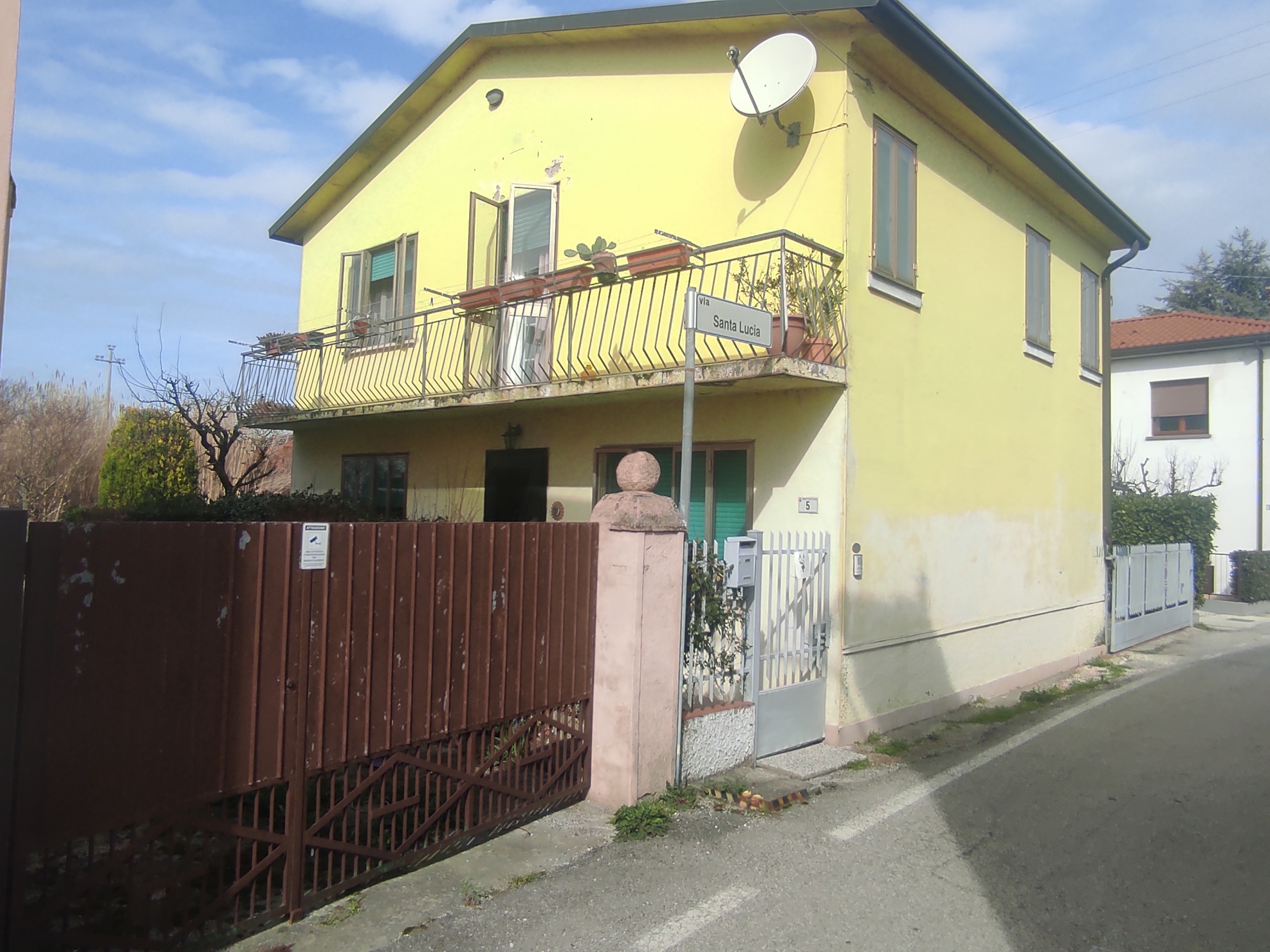 Casa indipendente con giardino in via santa lucia 5, Arqu Polesine