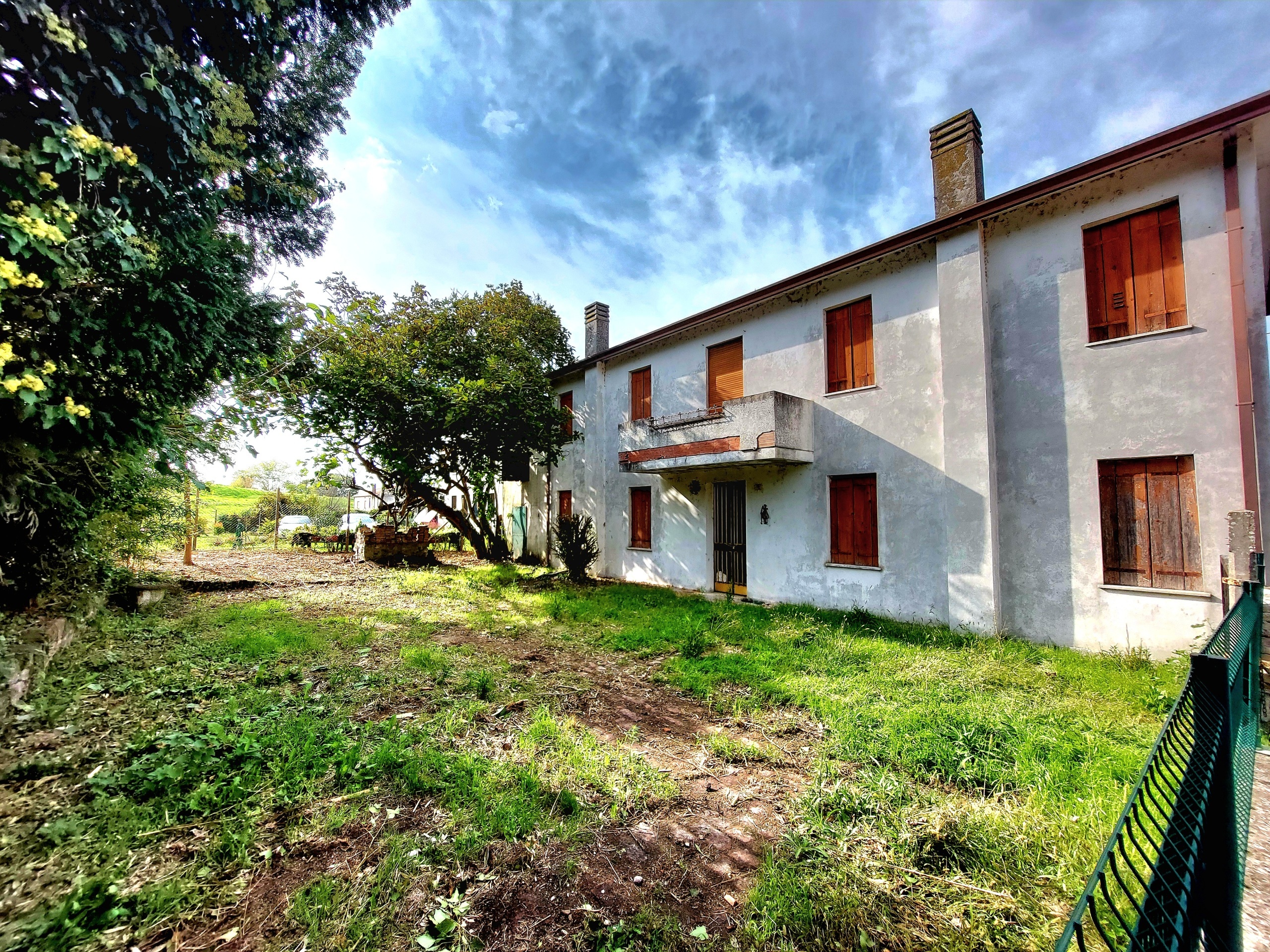 Casa indipendente con giardino in via s. antonio 56, Crespino