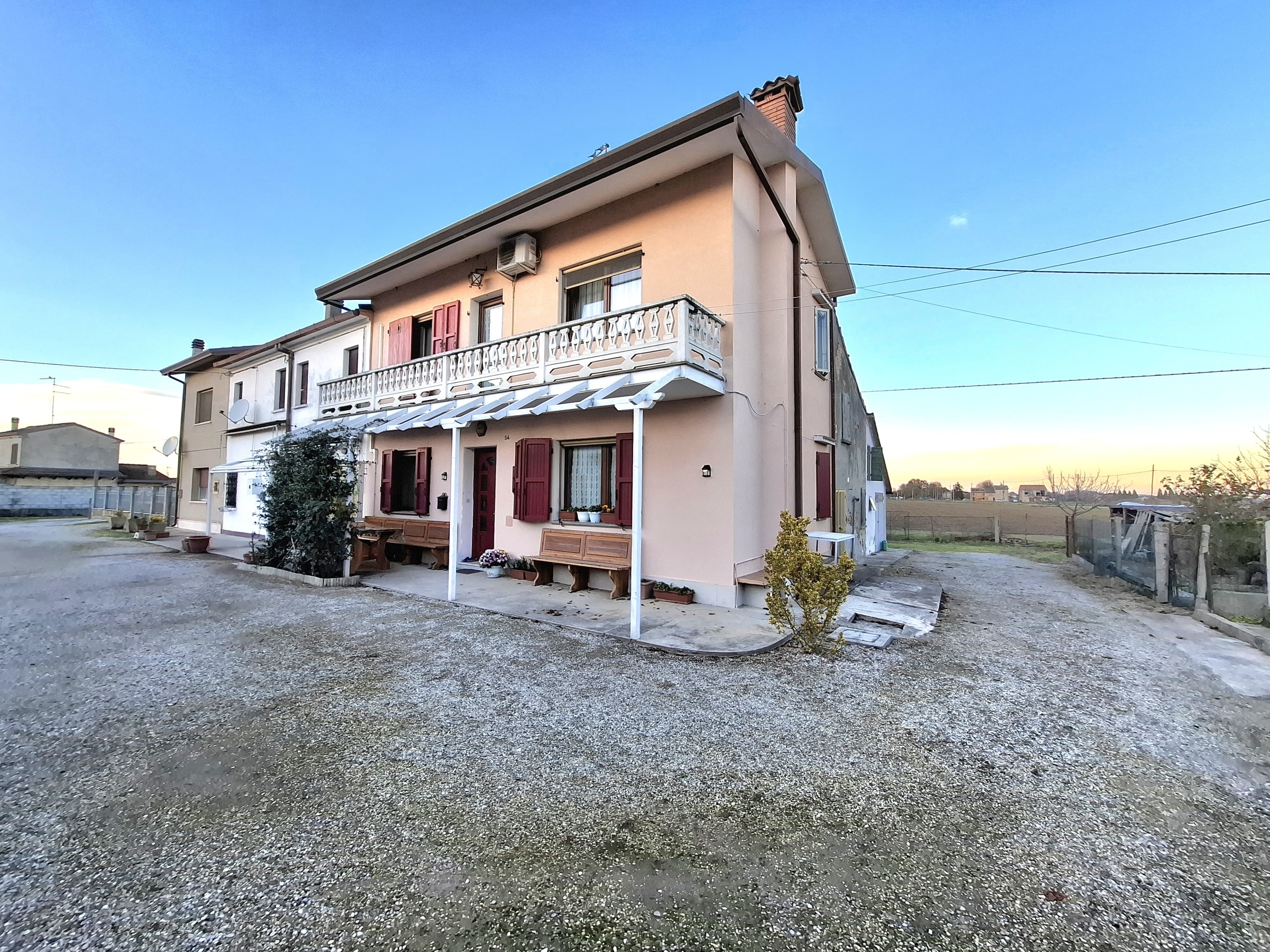 Casa indipendente con giardino in via capozza 54, Copparo