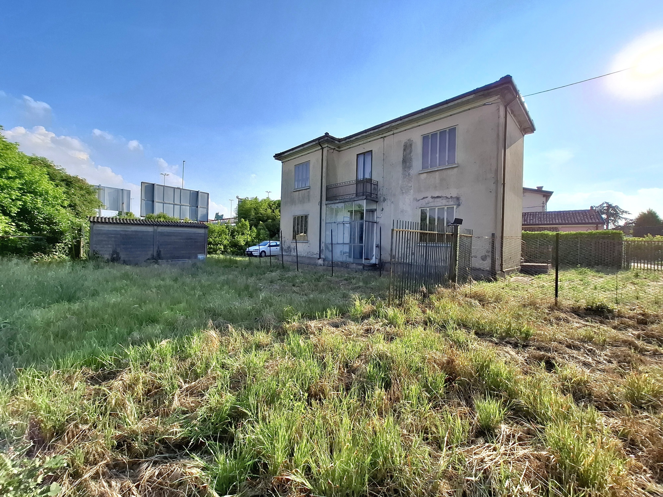 Casa indipendente con giardino in viale porta adige 47, Rovigo