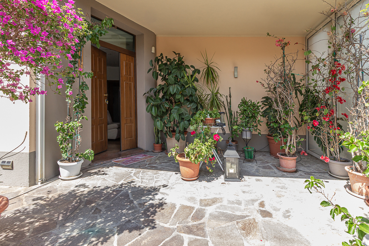 Villa con giardino in via claudio gallerani 2, Terre del Reno