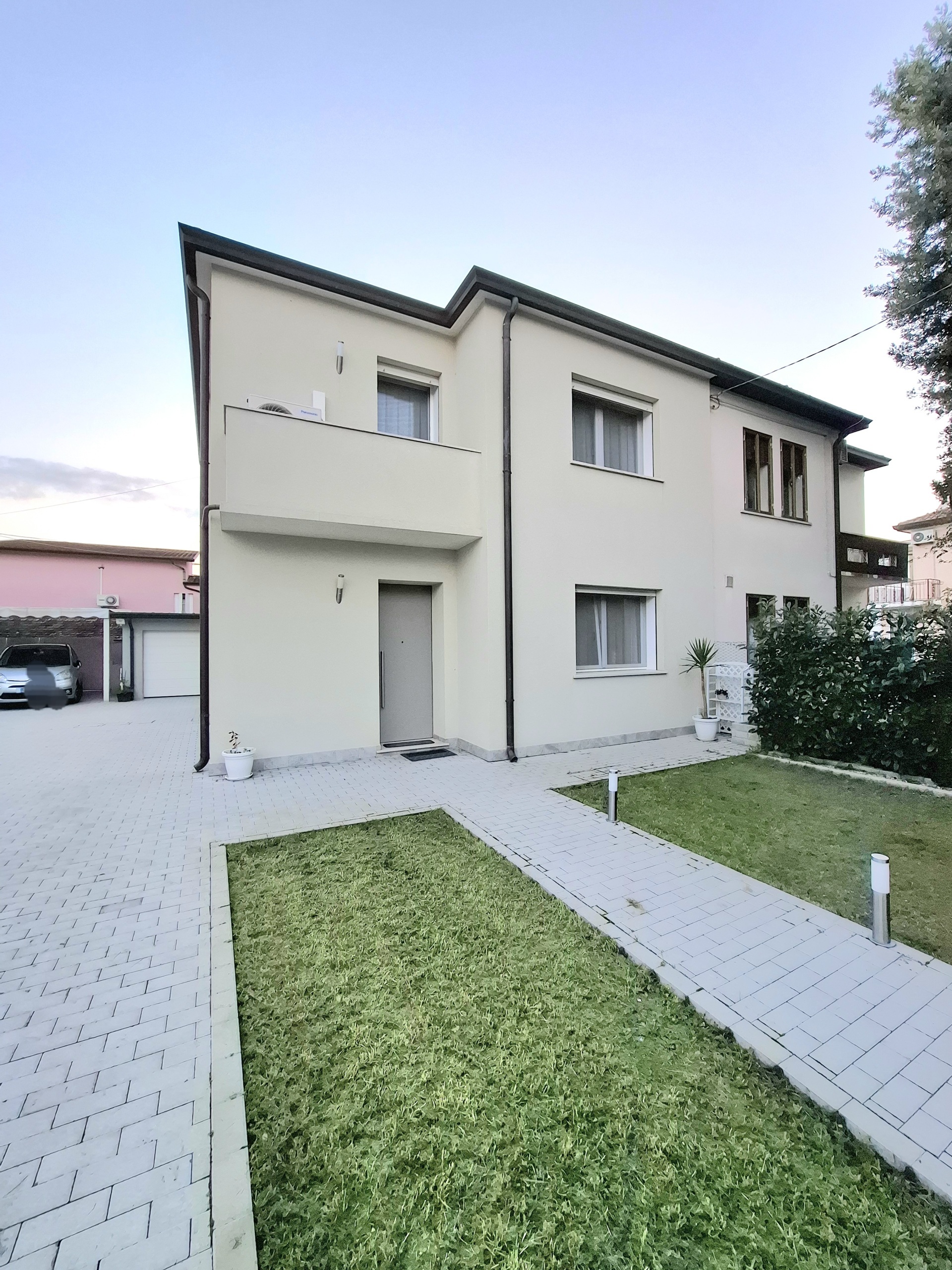 Casa indipendente con giardino in via isonzo 5, Rovigo