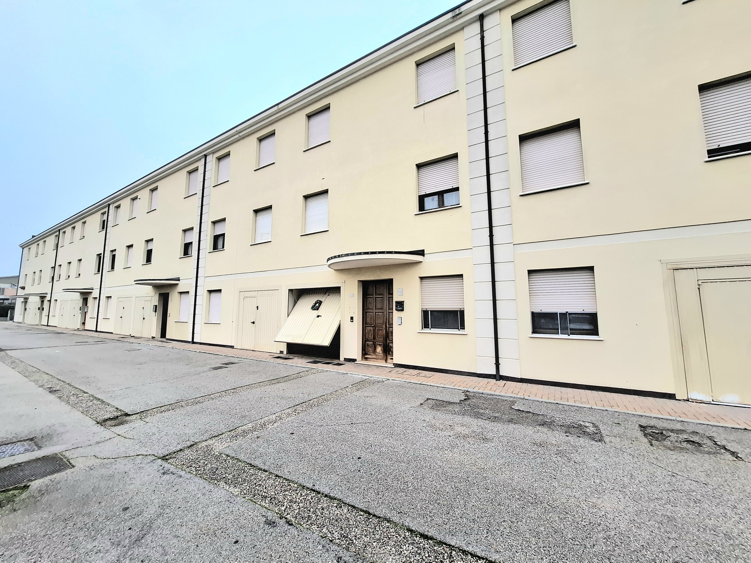 Appartamento con terrazzo in via a. gramsci 72, Stanghella