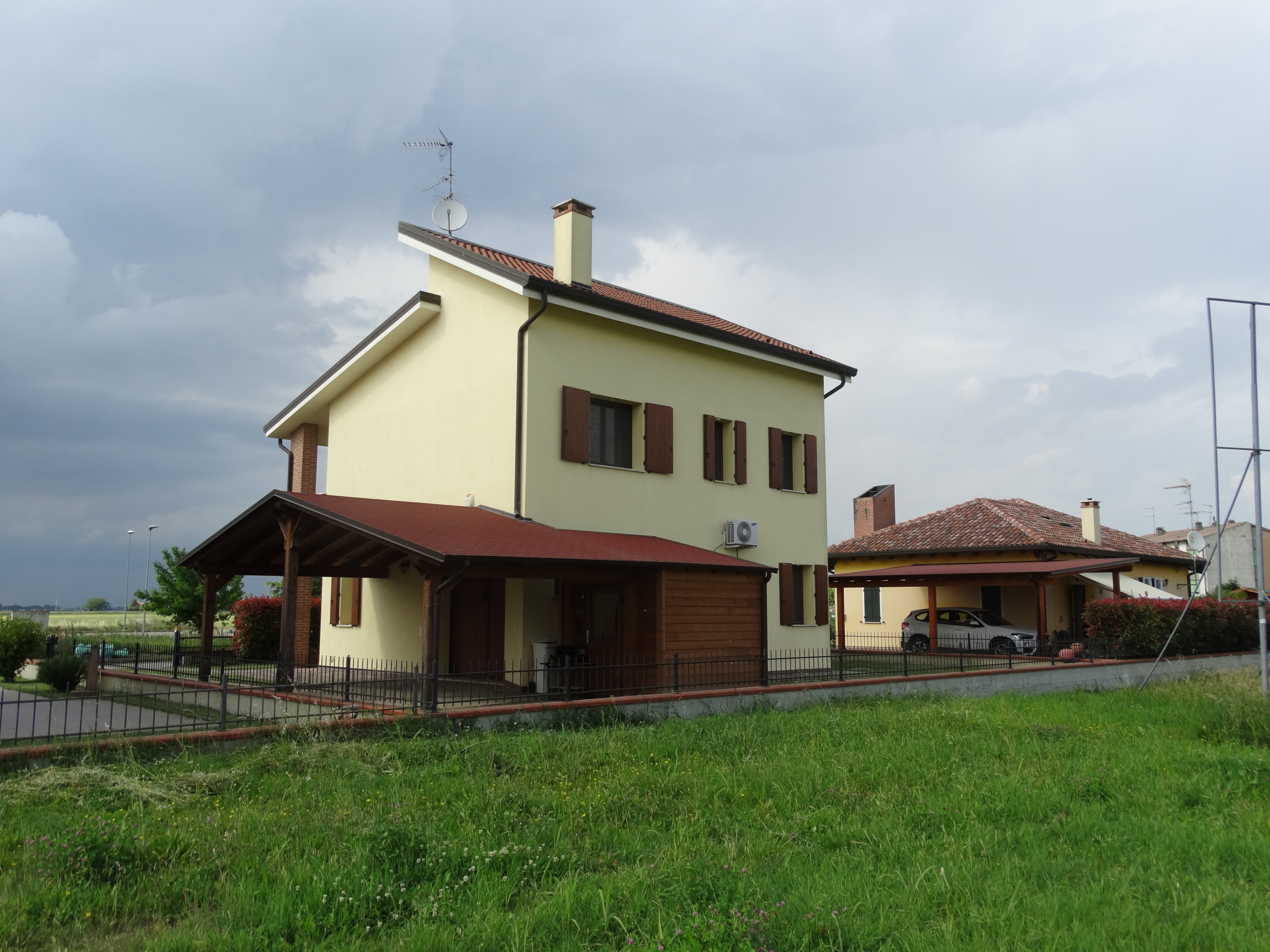 Casa indipendente con giardino in via della repubblica 255, Guarda Veneta
