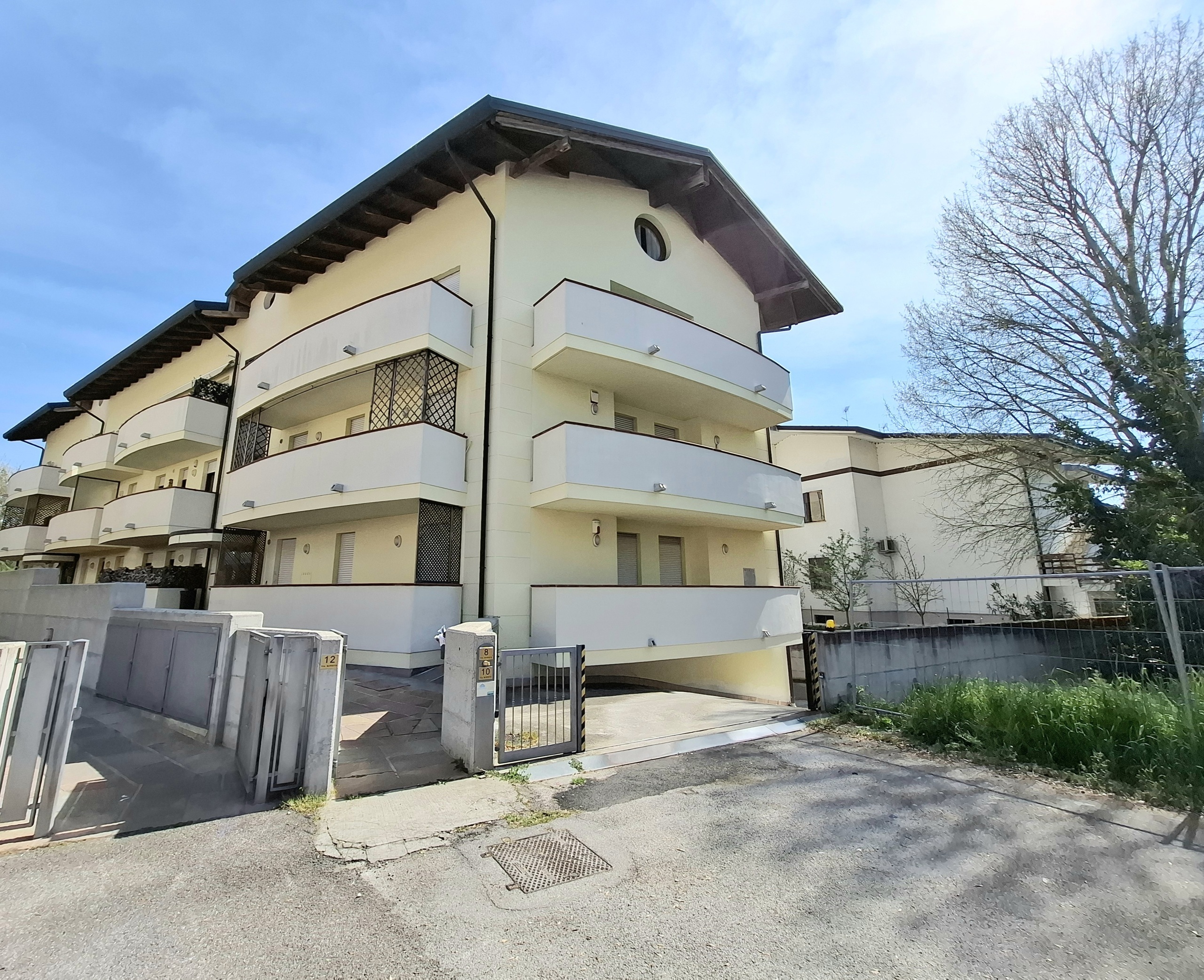 Appartamento con terrazzi in via g. b. buffetti, Rovigo