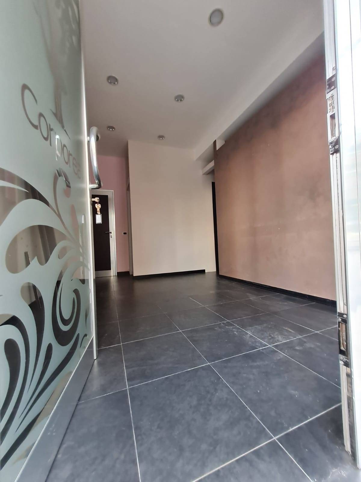 Locale commerciale in vendita a Agropoli