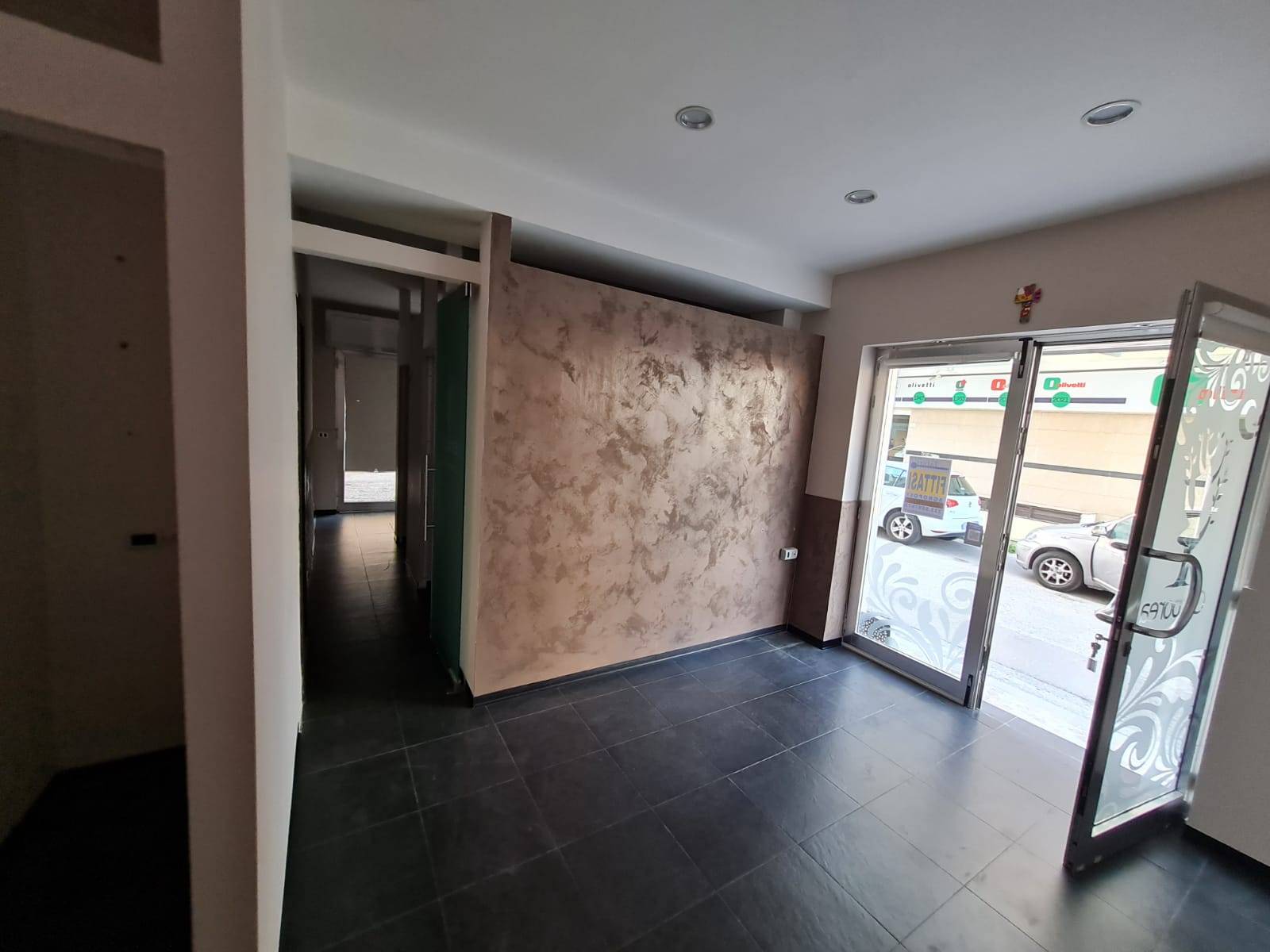 Locale commerciale in vendita a Agropoli