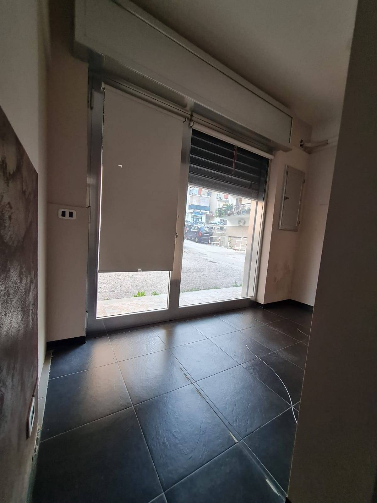 Locale commerciale in vendita a Agropoli