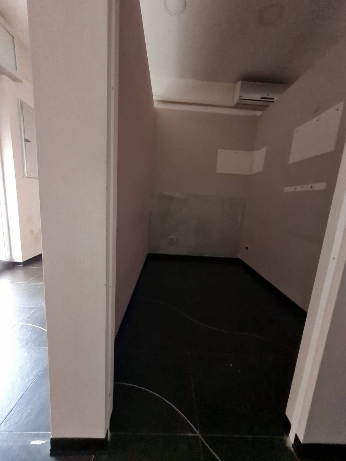 Locale commerciale in vendita a Agropoli