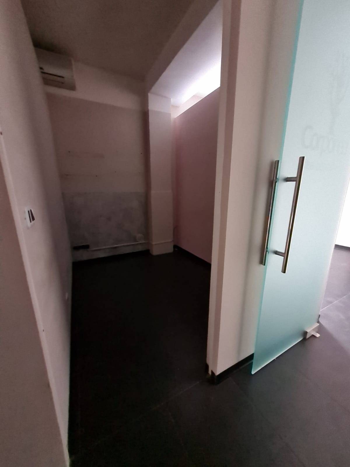 Locale commerciale in vendita a Agropoli