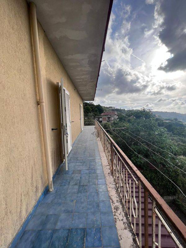 Appartamento in vendita a Laureana Cilento