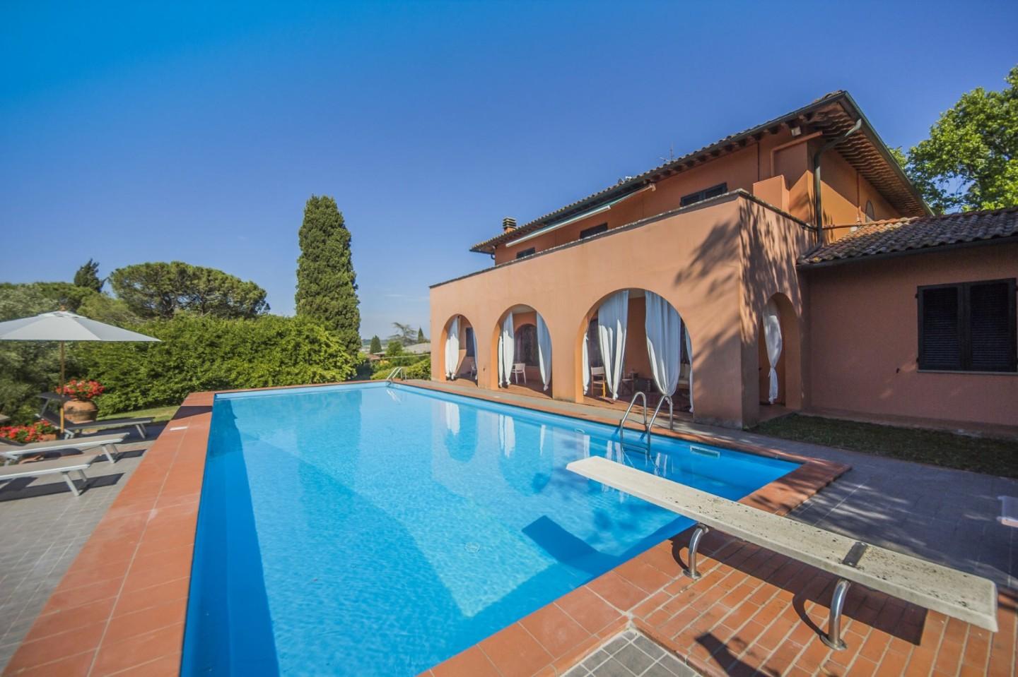 Villa con giardino a Capannoli