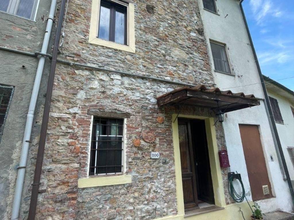 Casa indipendente con giardino, Lucca meati