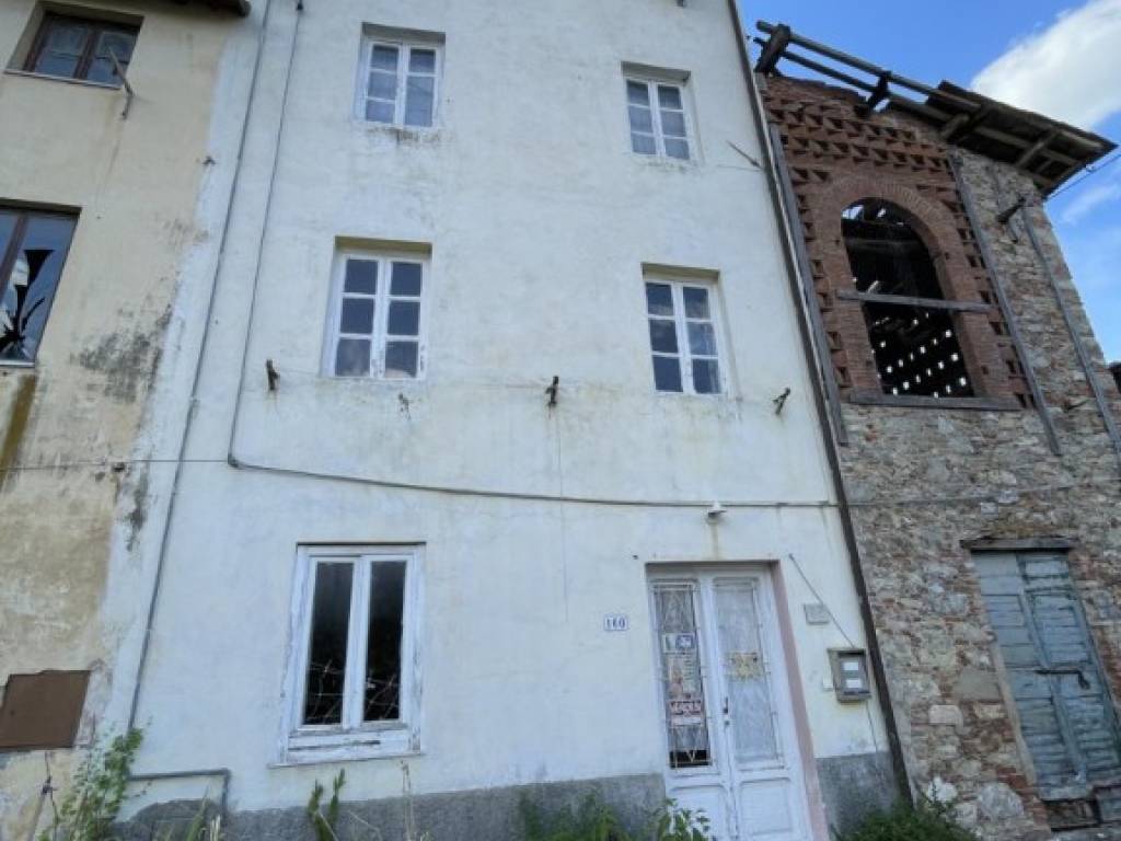 Casa indipendente da ristrutturare, Lucca fagnano