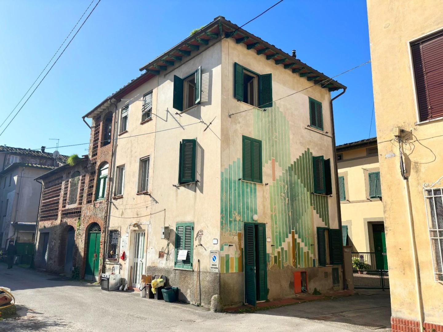 Casa indipendente con giardino, Lucca sant'anna