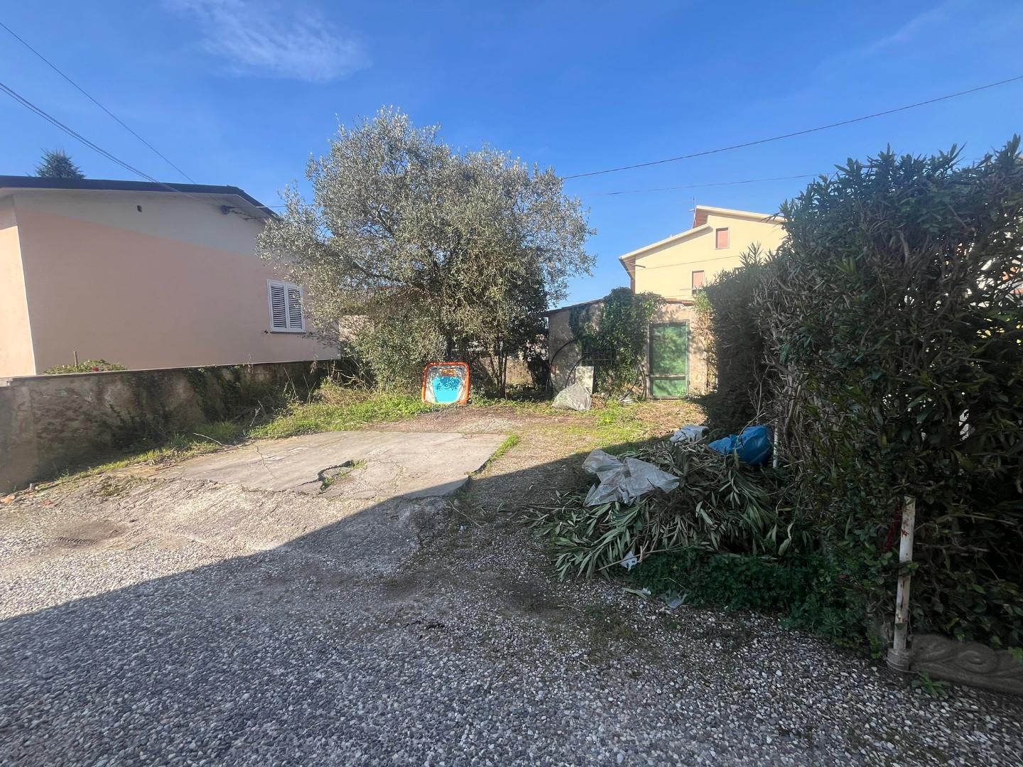 Villa Bifamiliare con giardino, Capannori marlia