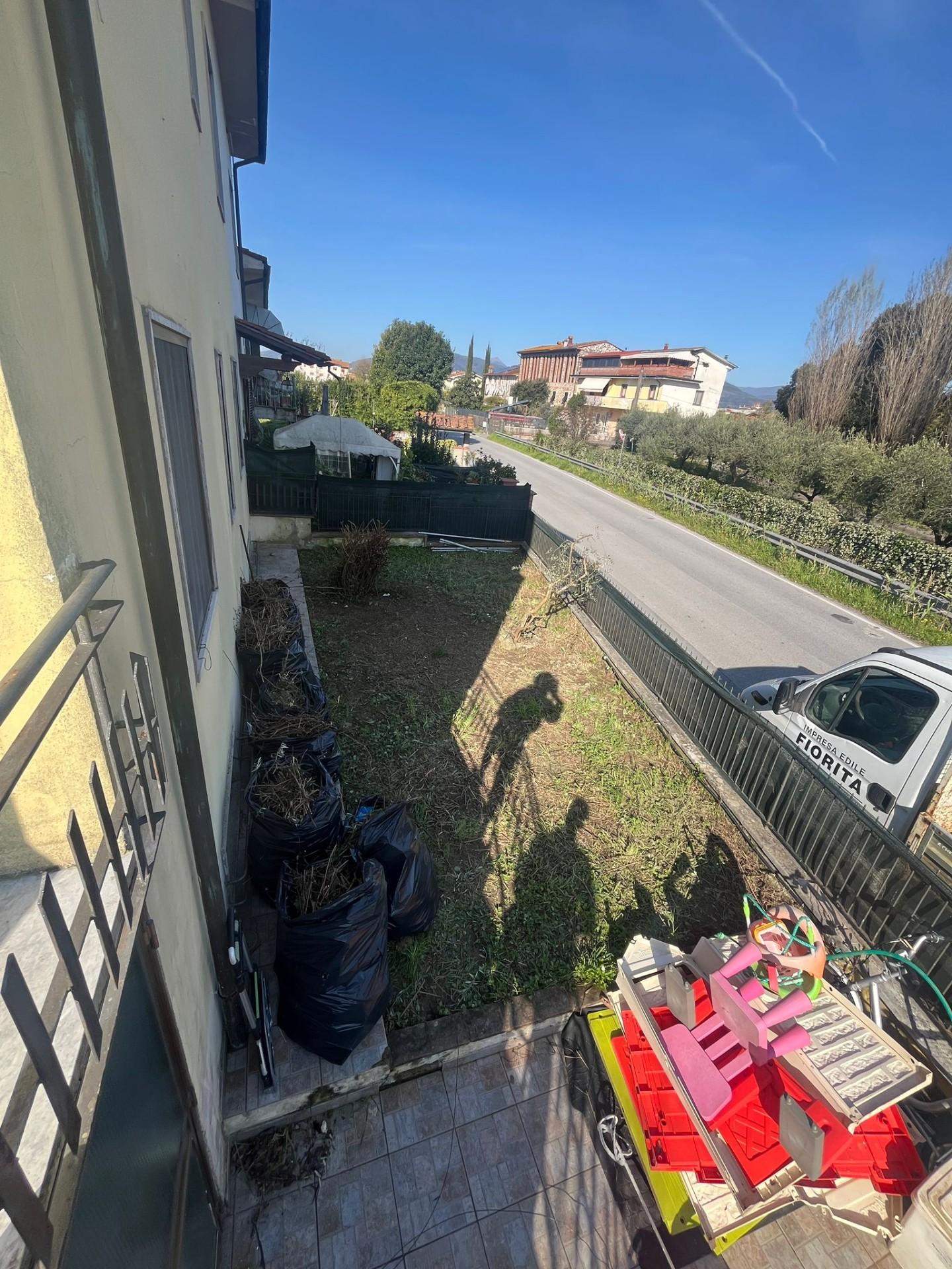 Villa Bifamiliare con giardino, Capannori marlia