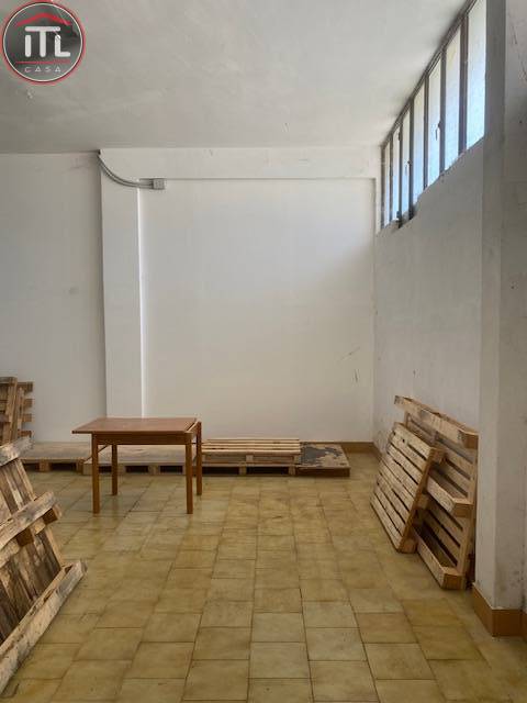 Locale commerciale in affitto a Roma