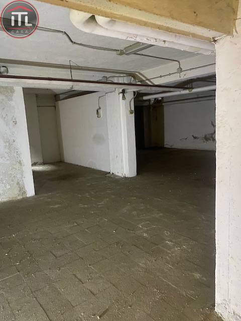 Locale commerciale in vendita a Roma, Pineta Sacchetti