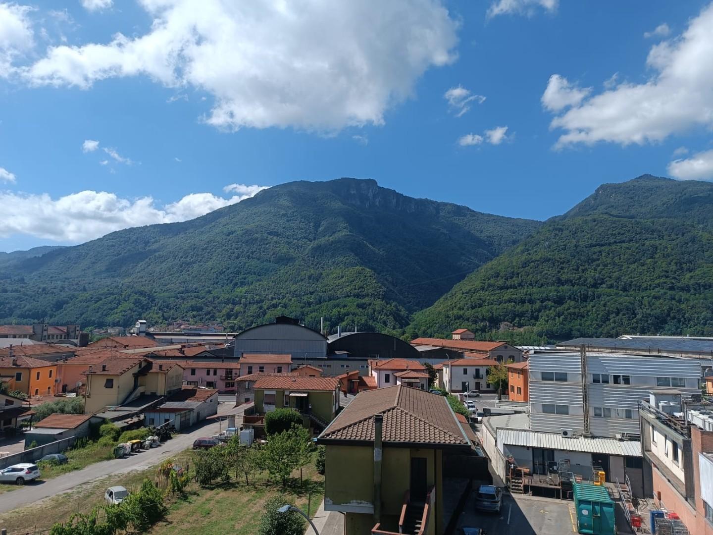 Appartamento con terrazzi, Barga fornaci di