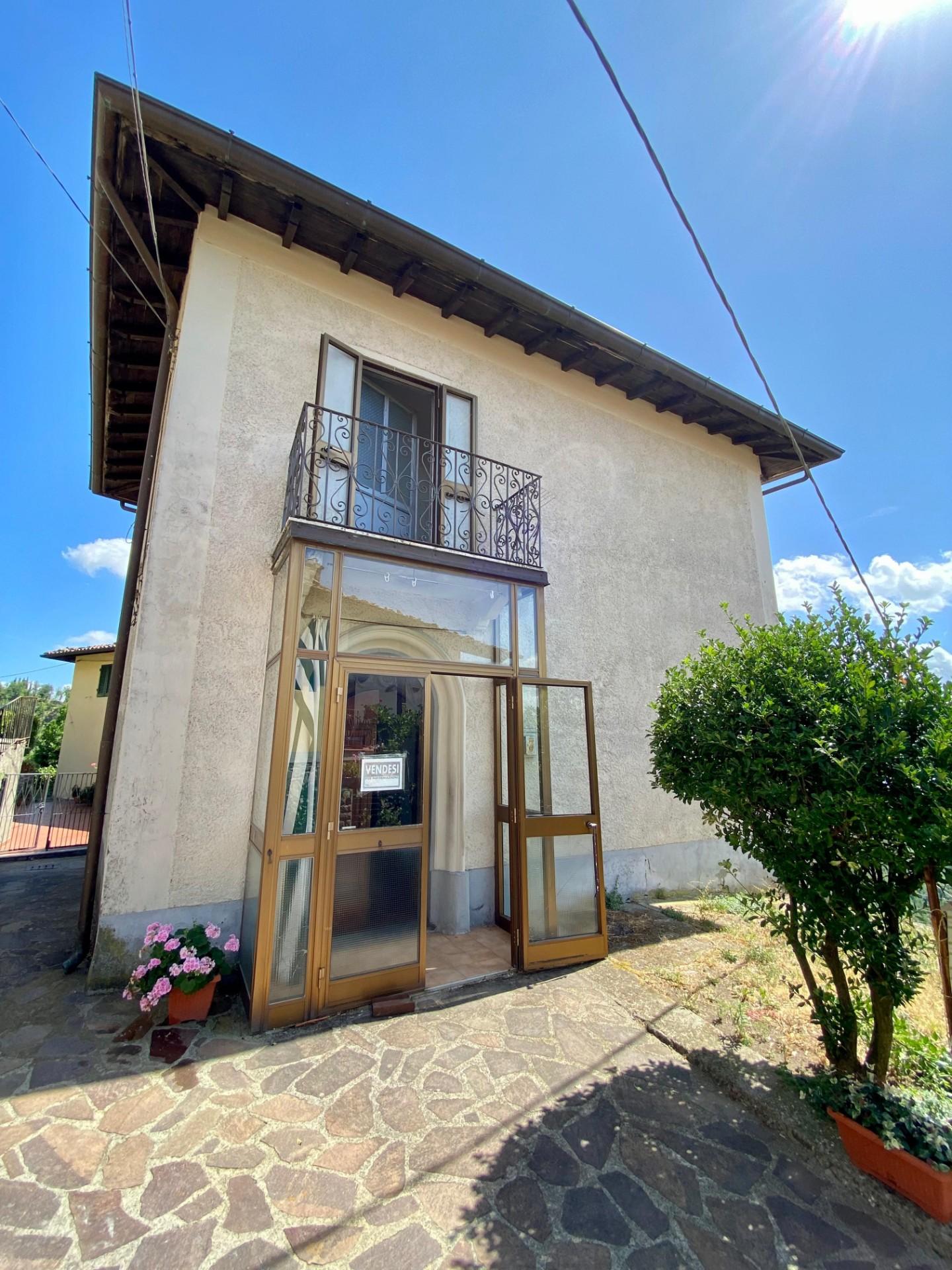 Casa indipendente con giardino, Fosciandora treppignana