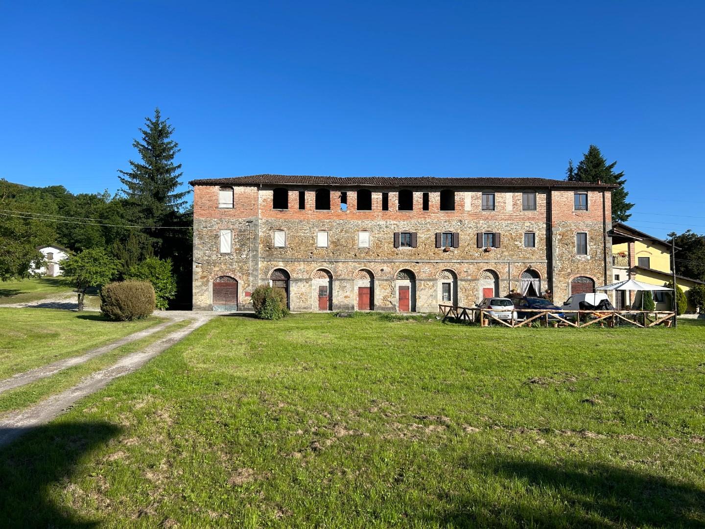 Rustico con giardino, Castelnuovo di Garfagnana antisciana