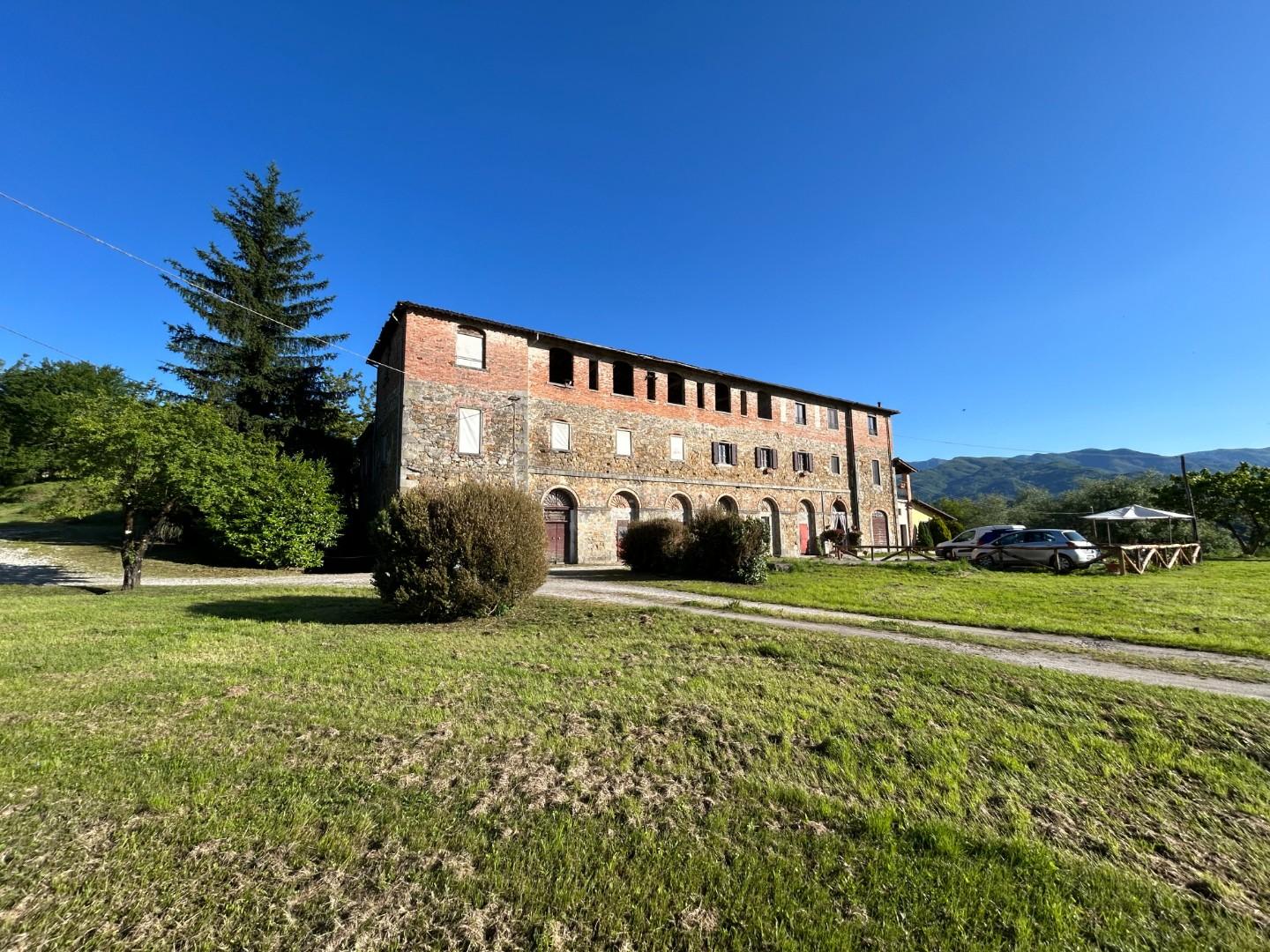 Rustico con giardino, Castelnuovo di Garfagnana antisciana