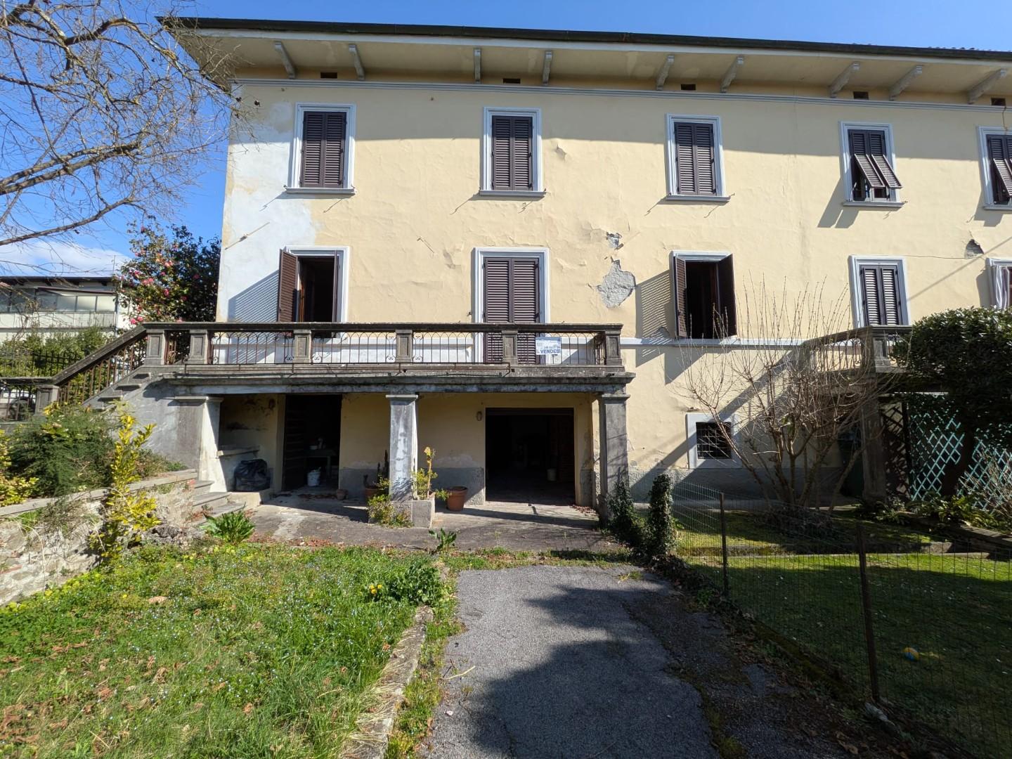 Casa indipendente con giardino a Barga