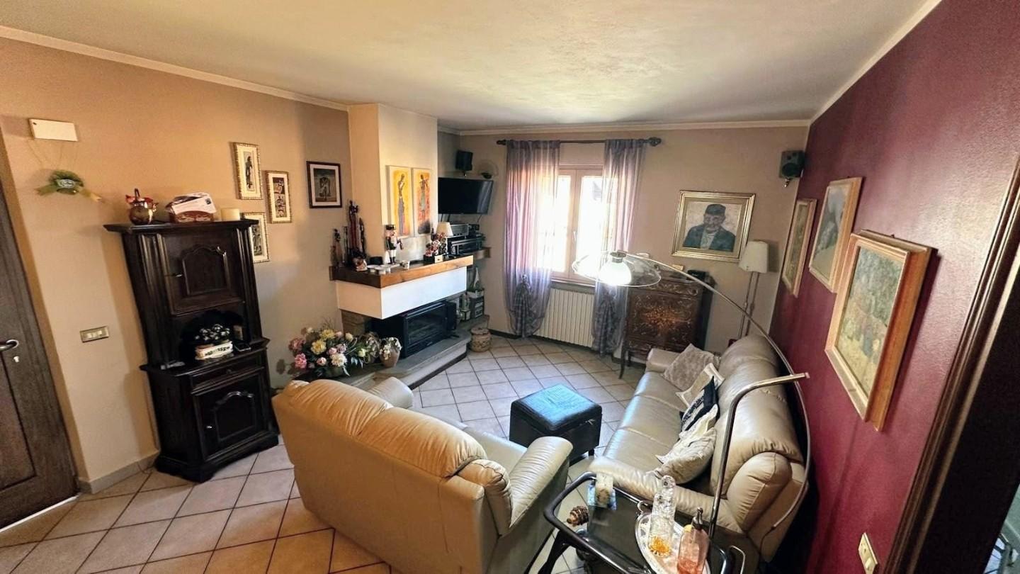 Casa indipendente con giardino a Castelnuovo di Garfagnana