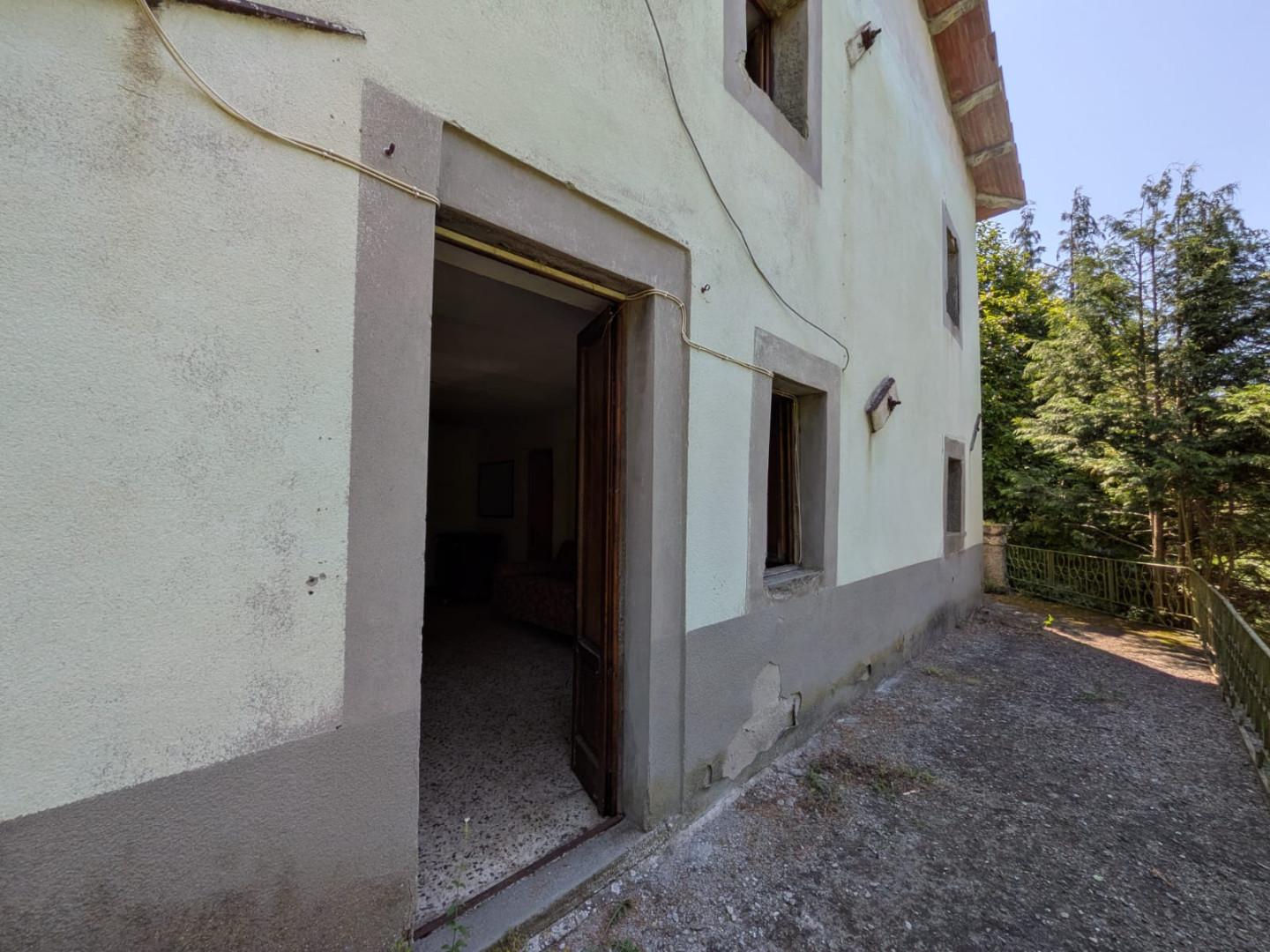 Rustico con giardino a Fosciandora