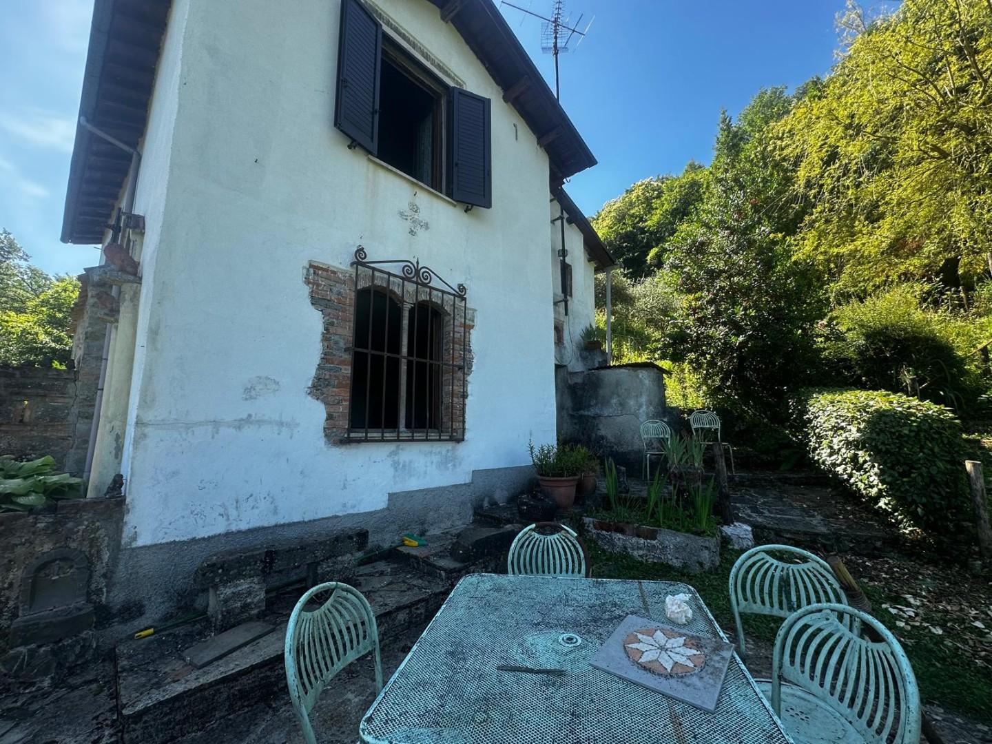 Rustico con giardino, Gallicano cardoso