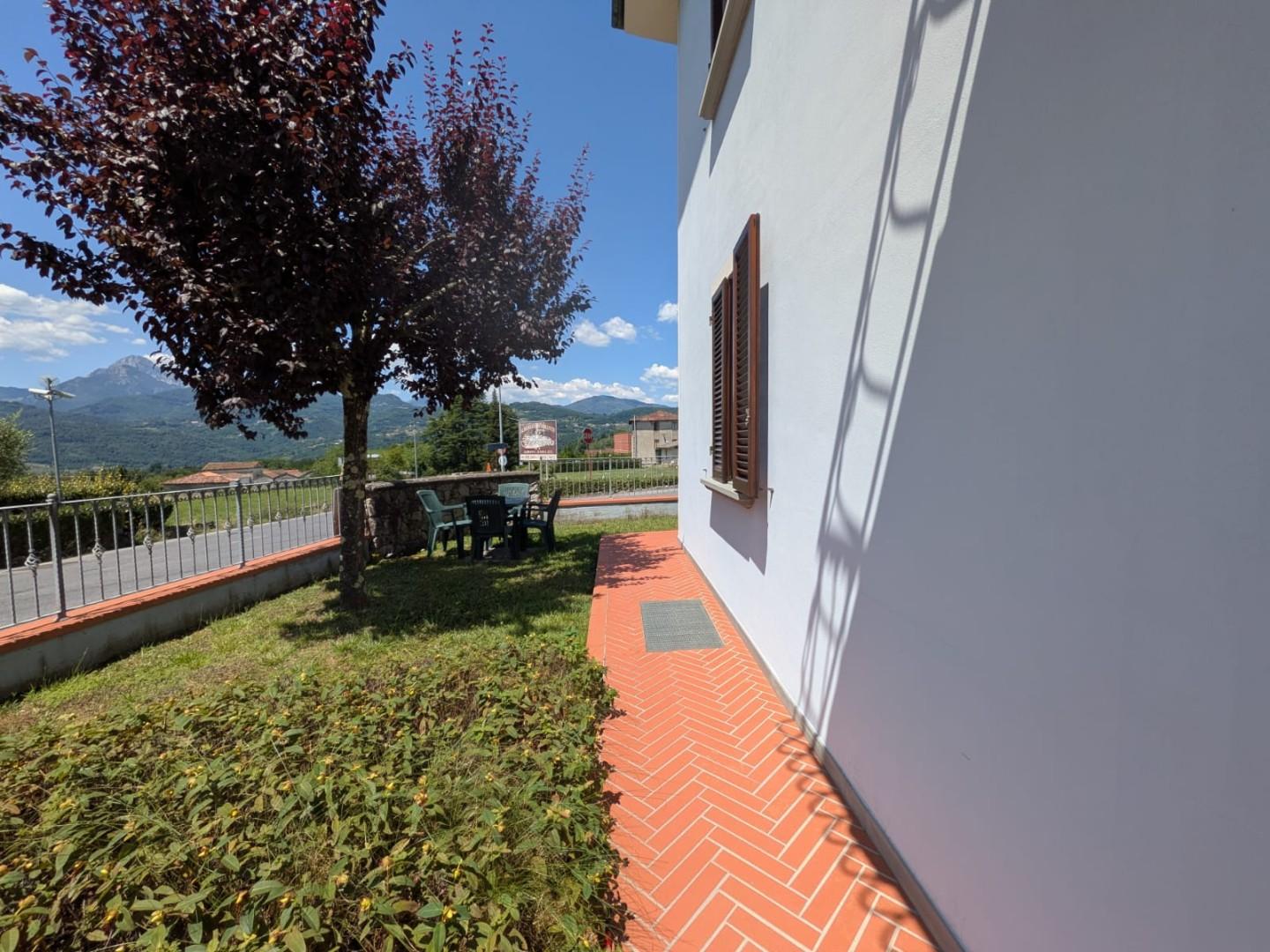 Appartamento con giardino, Barga castelvecchio pascoli